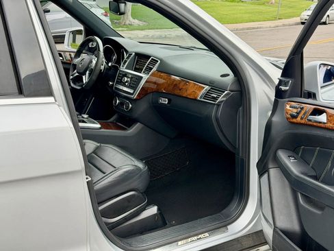 Used 2013 Mercedes-Benz ML 63 AMG 4MATIC image 17