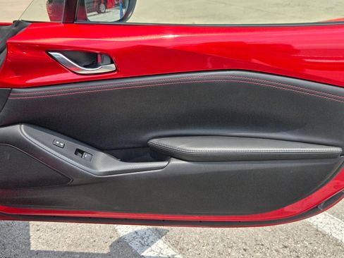 Used 2016 MAZDA MX-5 Miata Club RWD image 23