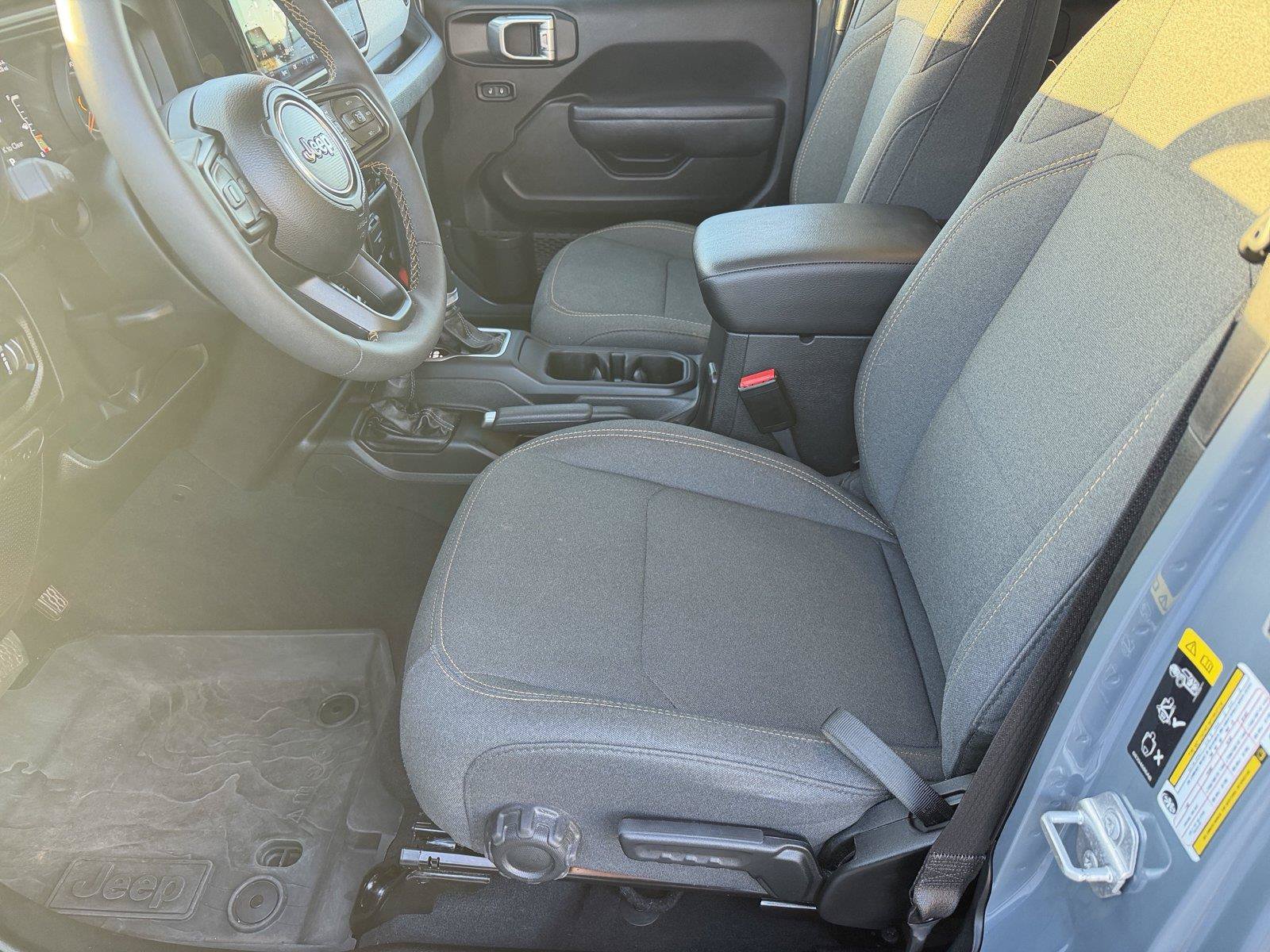 Used 2024 Jeep Wrangler Unlimited Sport AWD/4WD image 8