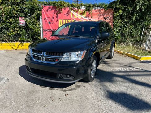 Used 2017 Dodge Journey SE w/ Flexible Seating Group image 24