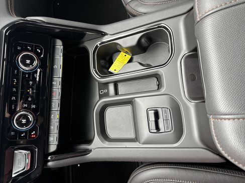 Used 2024 GMC Sierra 2500 AT4 w/ AT4 Premium Plus Package image 24