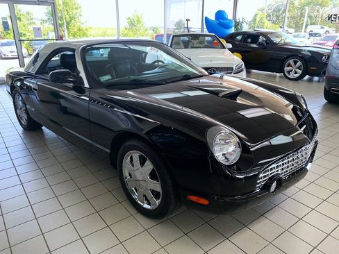 Used 2002 Ford Thunderbird RWD image 3
