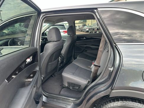 Used 2020 Kia Sorento LX FWD image 20