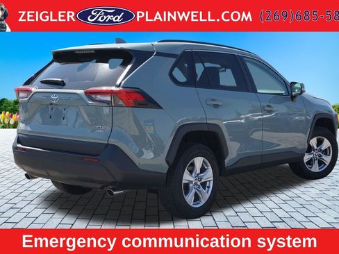 Used 2021 Toyota RAV4 XLE AWD/4WD image 5