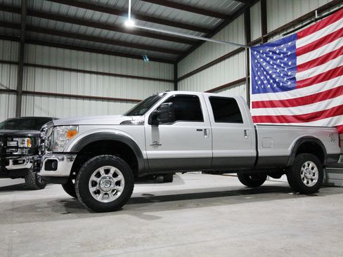 Used 2015 Ford F350 Lariat AWD/4WD image 4