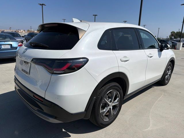 Used 2024 Honda HR-V EX-L image 2