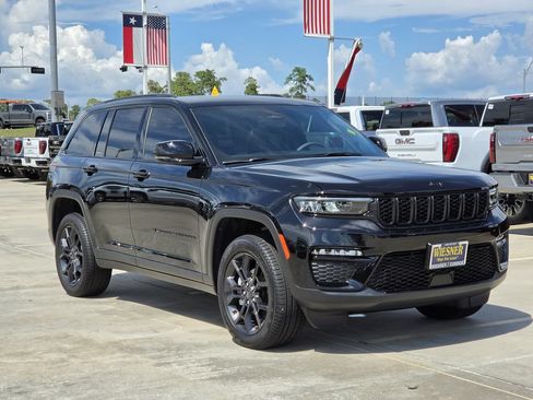 Used 2025 Jeep Grand Cherokee Limited AWD/4WD image 3