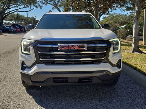 Used 2026 GMC Terrain Elevation w/ Elevation Premium Package image 2