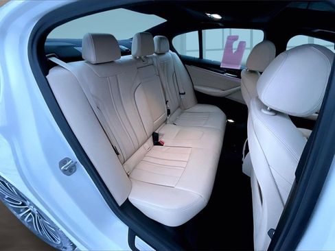 Used 2019 BMW 540i xDrive image 25