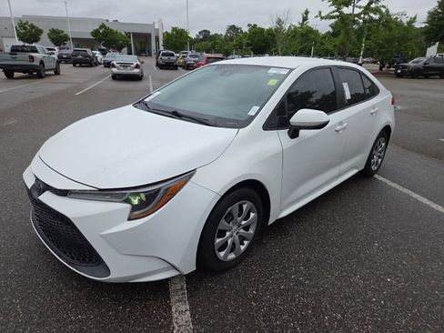 Used 2021 Toyota Corolla LE FWD image 7
