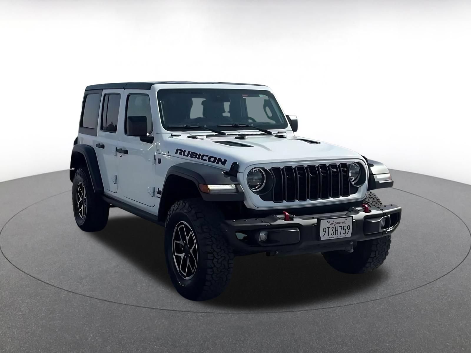 Used 2025 Jeep Wrangler Unlimited Rubicon AWD/4WD image 3