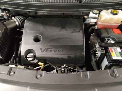 Used 2021 Chevrolet Traverse LT FWD image 30