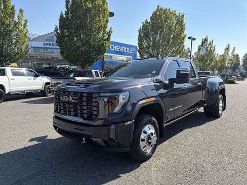 Used 2024 GMC Sierra 3500 Denali Ultimate AWD/4WD image 5