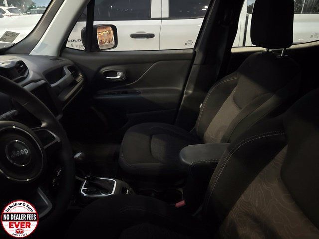 Used 2023 Jeep Renegade Latitude AWD/4WD image 3