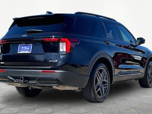 Certified 2025 Ford Explorer ST-Line w/ ST-Line Street Pack image 2