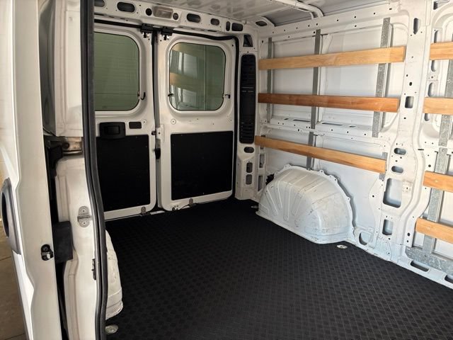 Used 2025 RAM ProMaster 2500 w/ U-Haul Equipment Group FWD image 28