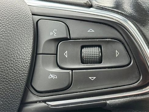 Used 2022 Buick Envision Essence w/ Sport Touring Package image 39