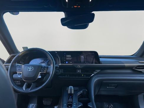 Used 2023 Toyota Crown XLE image 10