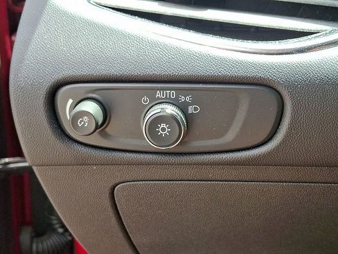 Used 2018 Chevrolet Malibu LT FWD image 23