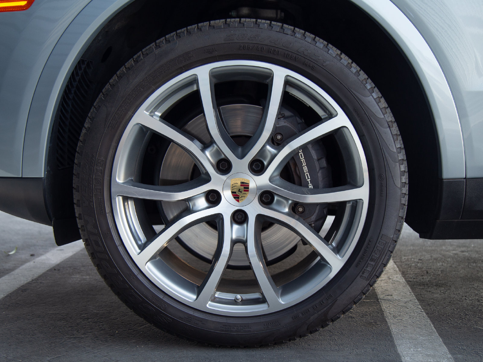 Certified 2023 Porsche Cayenne AWD/4WD image 12