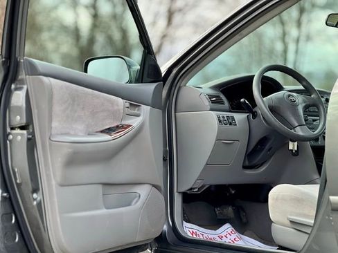 Used 2005 Toyota Corolla LE image 9