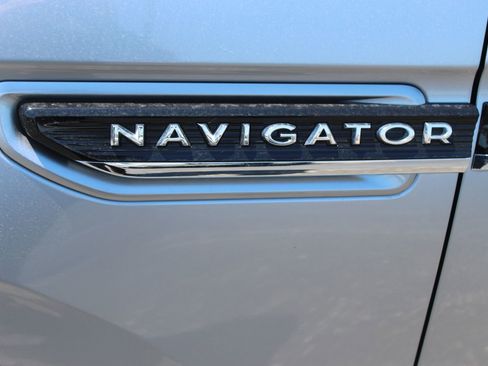 Used 2022 Lincoln Navigator L Black Label AWD/4WD image 3