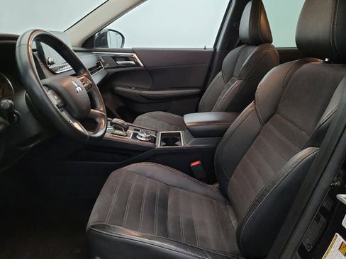 Used 2022 Mitsubishi Outlander SE image 17