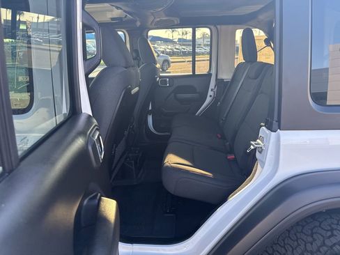 New 2026 Jeep Wrangler Unlimited Rubicon w/ Steel Bumper Group AWD/4WD image 17