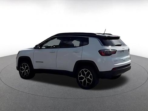 Used 2025 Jeep Compass Limited AWD/4WD image 12