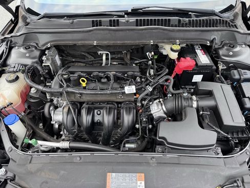 Used 2017 Ford Fusion SE image 28