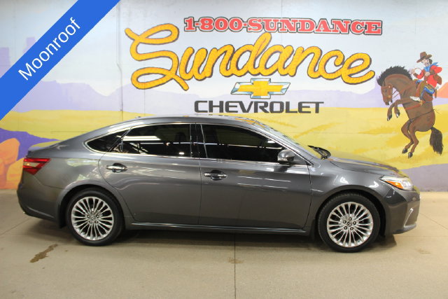 Used 2016 Toyota Avalon Limited FWD image 1