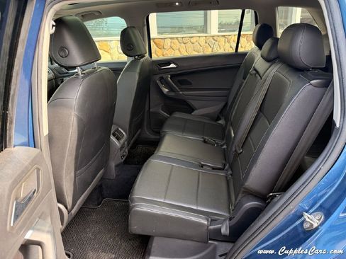 Used 2020 Volkswagen Tiguan SE w/ Panoramic Sunroof Package image 6