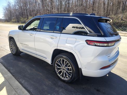 New 2026 Jeep Grand Cherokee Summit AWD/4WD image 7