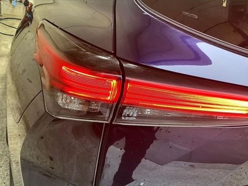 Used 2022 Toyota Highlander XLE image 23