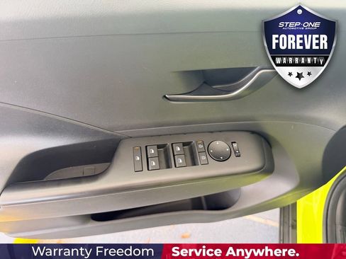 Used 2024 Hyundai Kona SEL FWD image 11