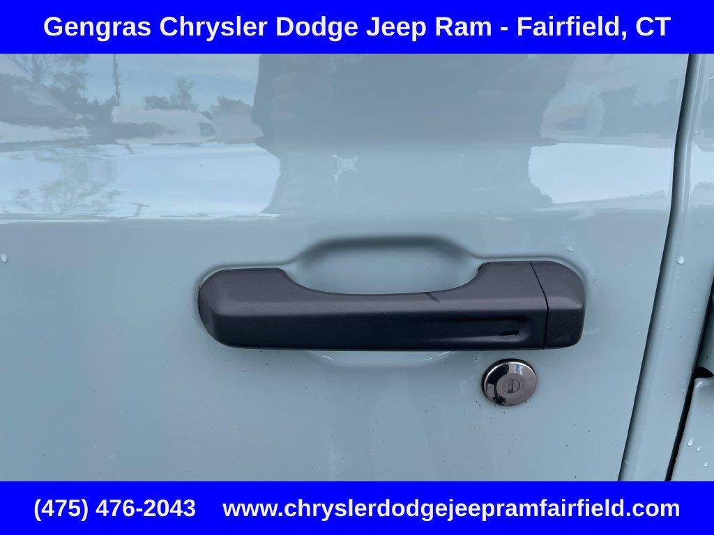 Used 2023 Jeep Wrangler Unlimited w/ Sun & Screen Package AWD/4WD image 42
