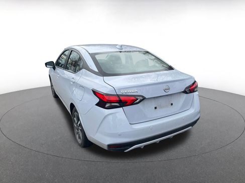 Used 2025 Nissan Versa SV image 9