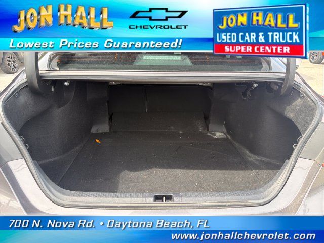Used 2021 Toyota Camry SE w/ Convenience Package FWD image 9