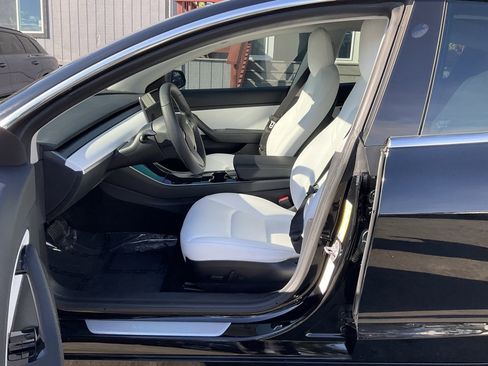 Used 2020 Tesla Model 3 Long Range image 13