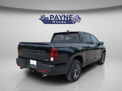 Certified 2025 Honda Ridgeline Sport image 8