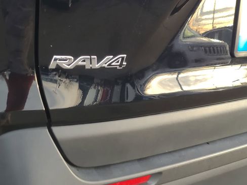 Used 2024 Toyota RAV4 XLE image 15