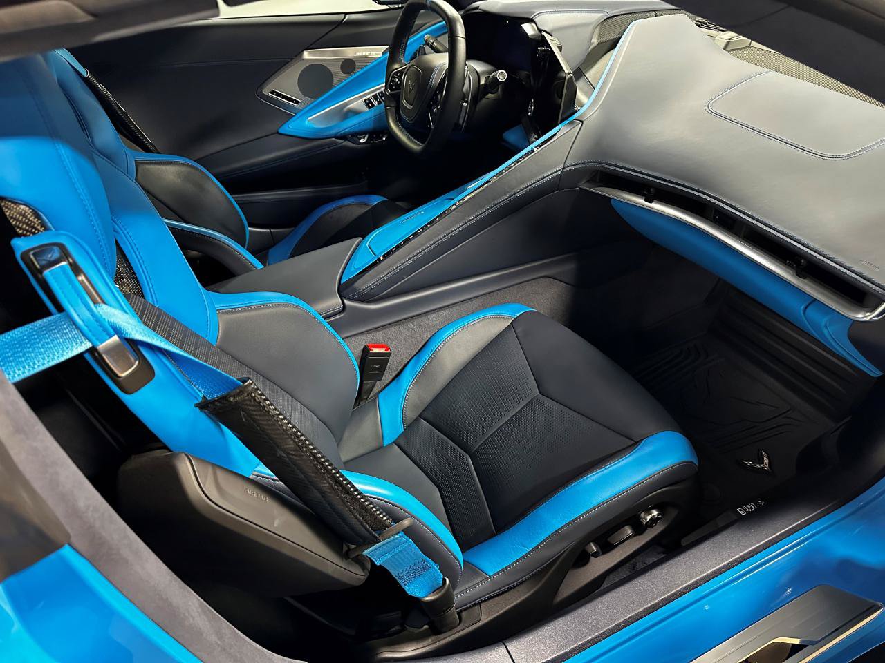 Used 2022 Chevrolet Corvette Stingray Premium Conv w/ Z51 Performance Package RWD image 13
