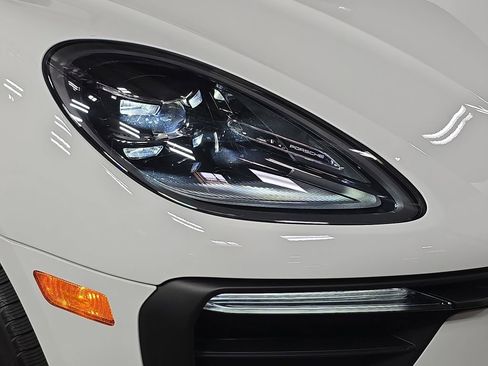 New 2026 Porsche Macan image 12