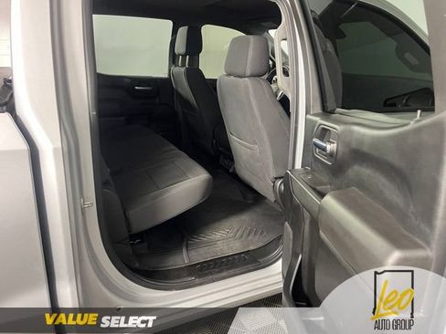 Used 2021 Chevrolet Silverado 1500 LT AWD/4WD image 11