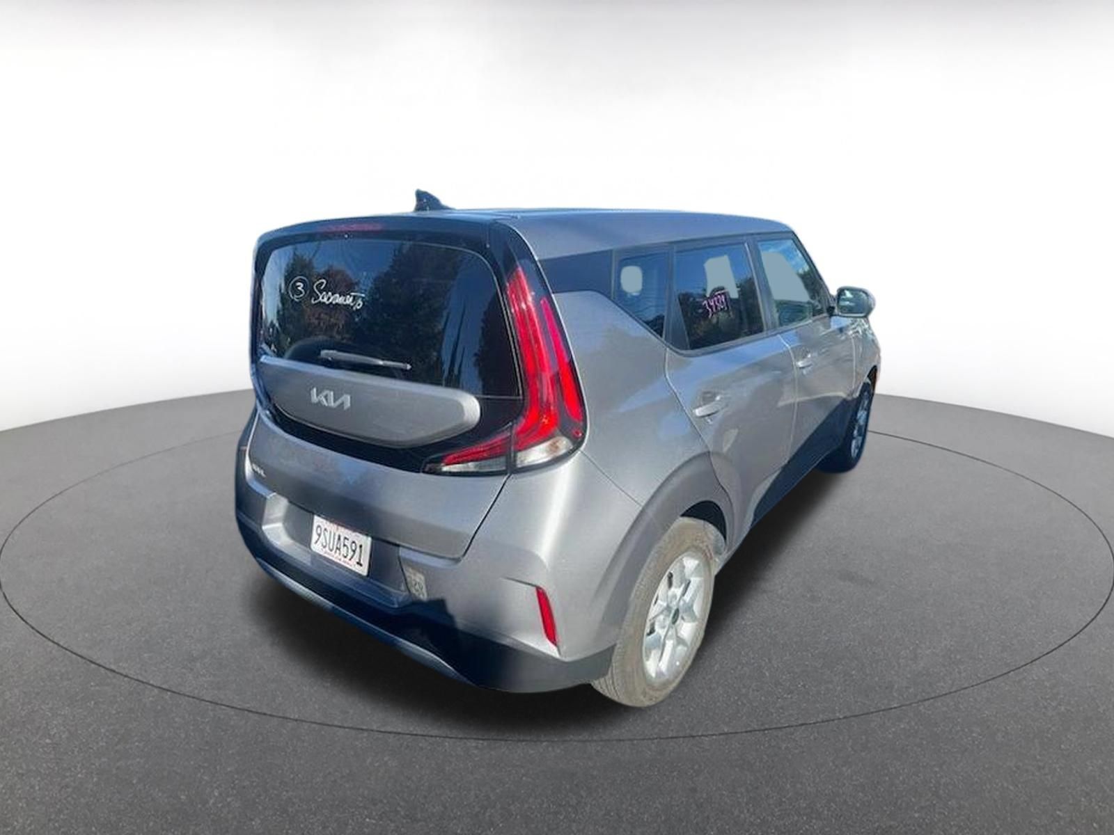 Used 2025 Kia Soul LX w/ LX Technology Package FWD image 7