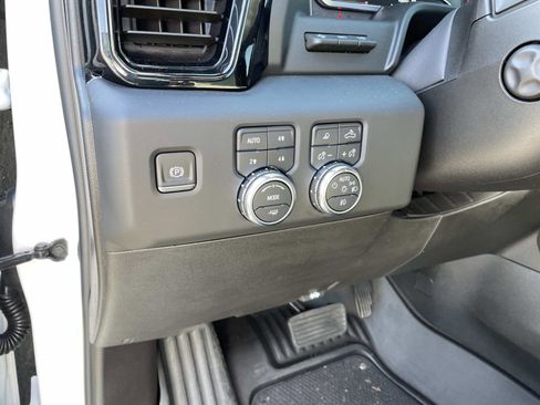 Used 2024 GMC Sierra 1500 AT4 w/ Technology Package image 22