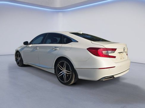 Used 2022 Honda Accord Touring image 3