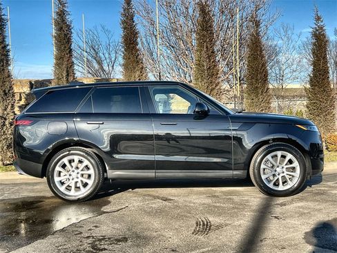 Used 2025 Land Rover Range Rover Sport image 6