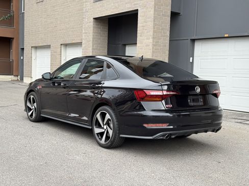 Used 2019 Volkswagen Jetta GLI image 3