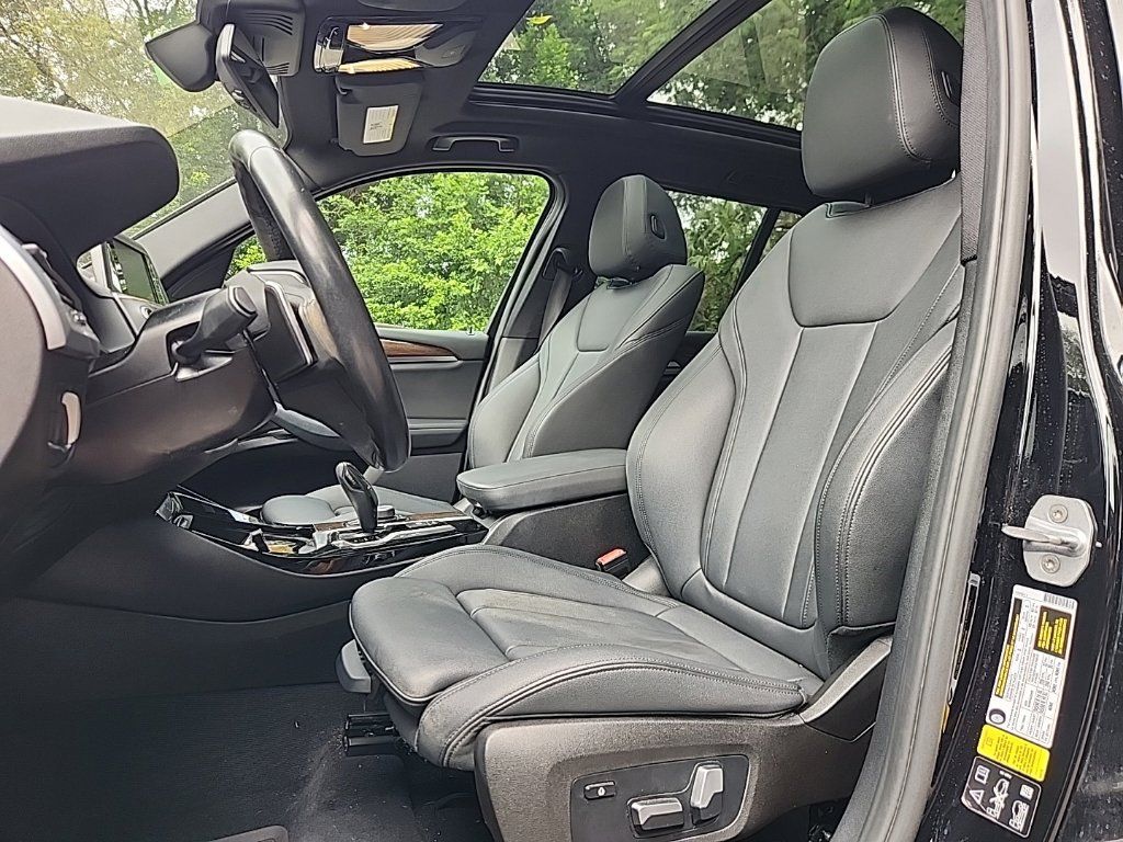 Used 2019 BMW X3 xDrive30i w/ Driving Assistance Package AWD/4WD image 2